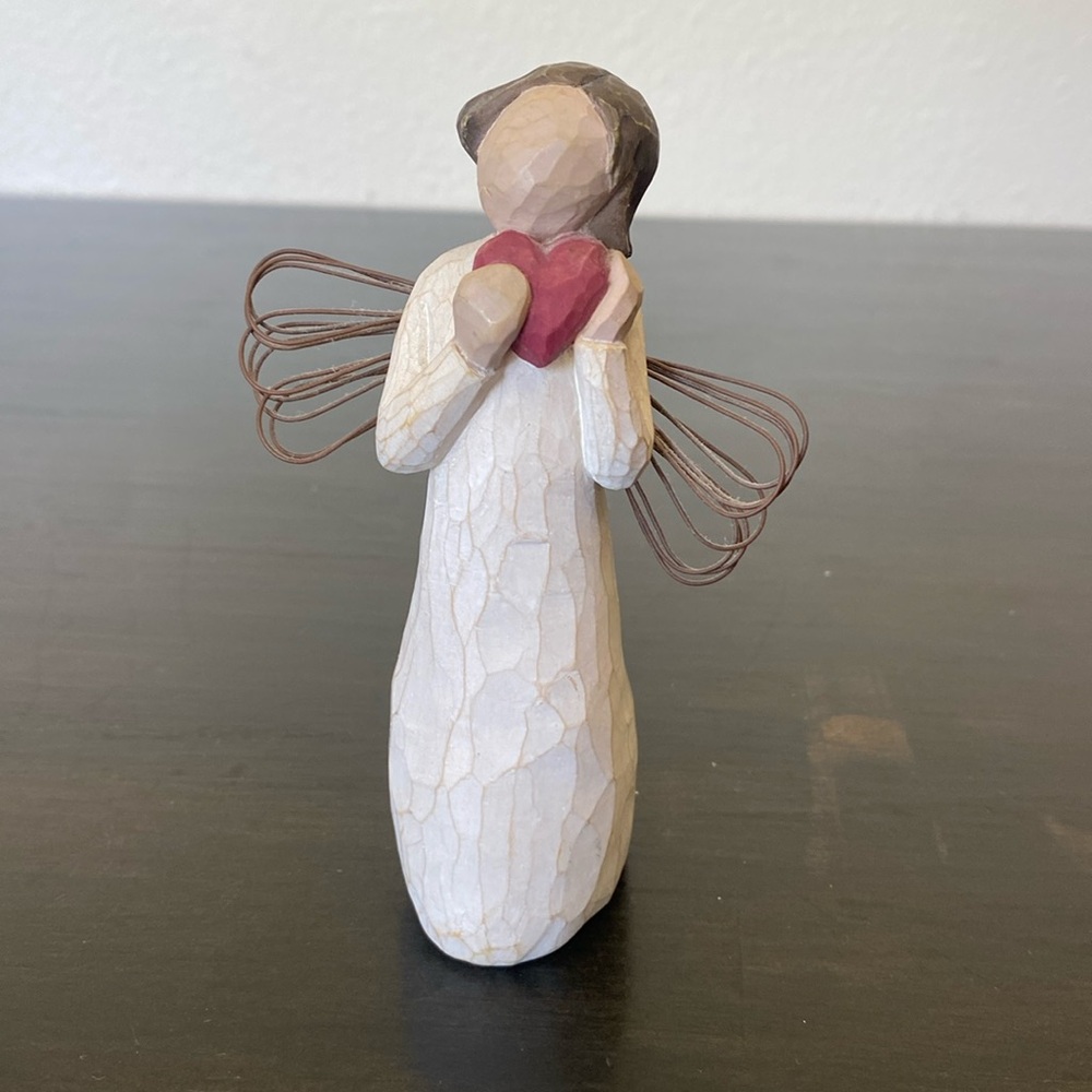 Willow Tree Angel of the Heart figurine